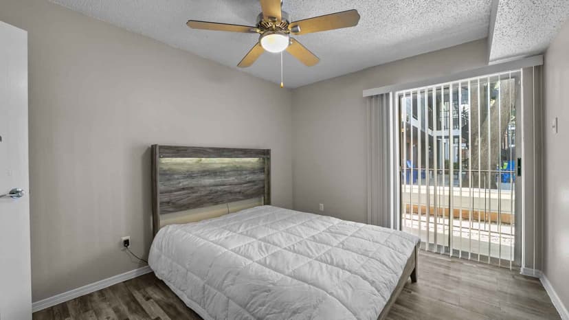 1 Bedroom 1 Bathroom - Image 1