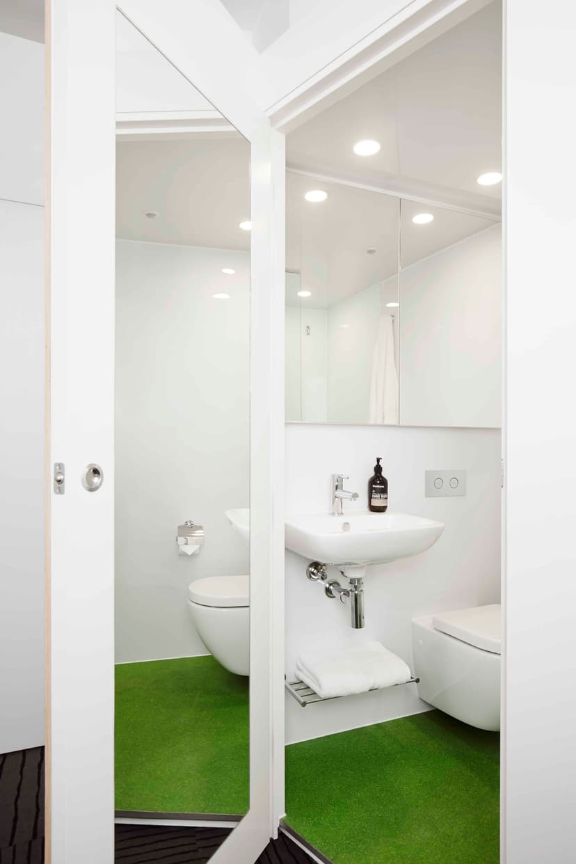 Medium Studio, Double Bed - Image 5
