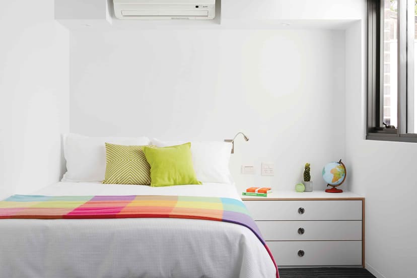 Large Studio, Double Bed - Image 1