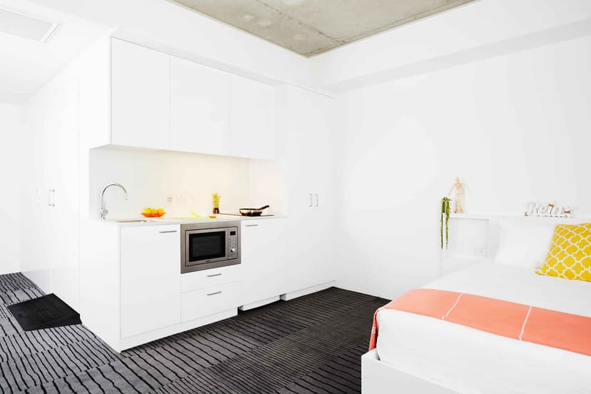 Large Studio, Double Bed, Views - Image 3