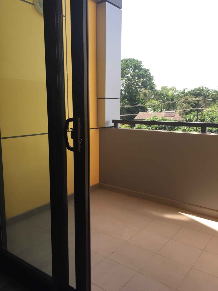 Studio Balcony - Image 5