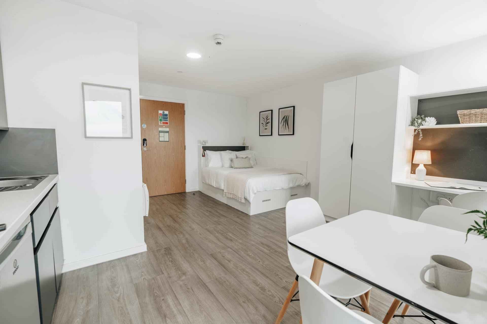 Gold Studio - Image 1