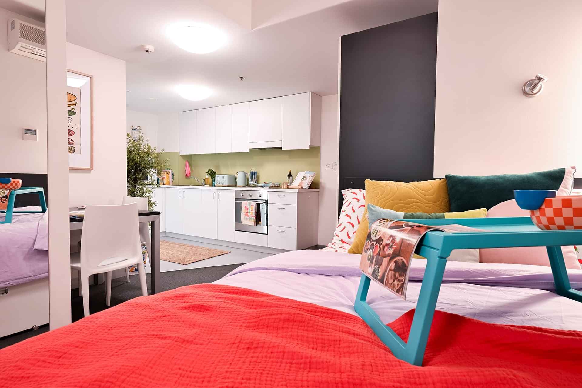 Large Studio, Double Bed - Image 2