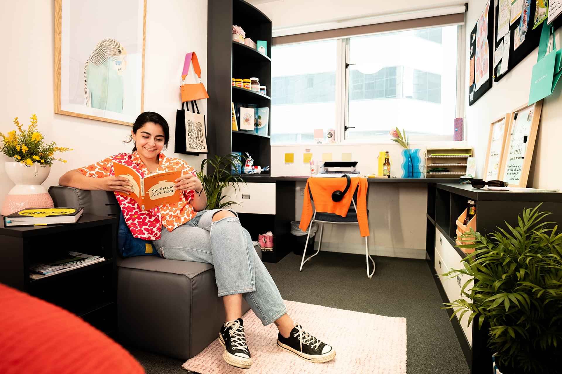 Large Studio, Double Bed - Image 3