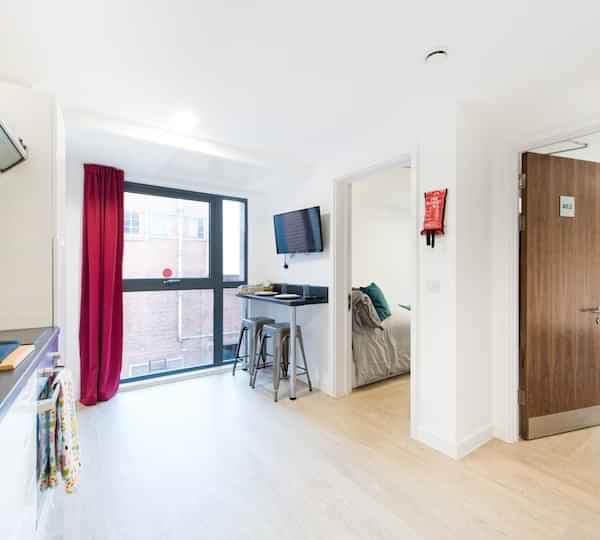 Two Bed Apartment Silver (Shared) - Image 2