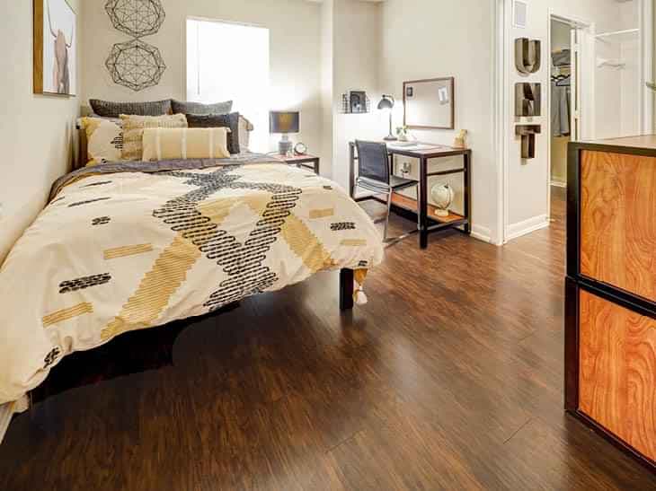 4 Bed 4 Bath - Image 1