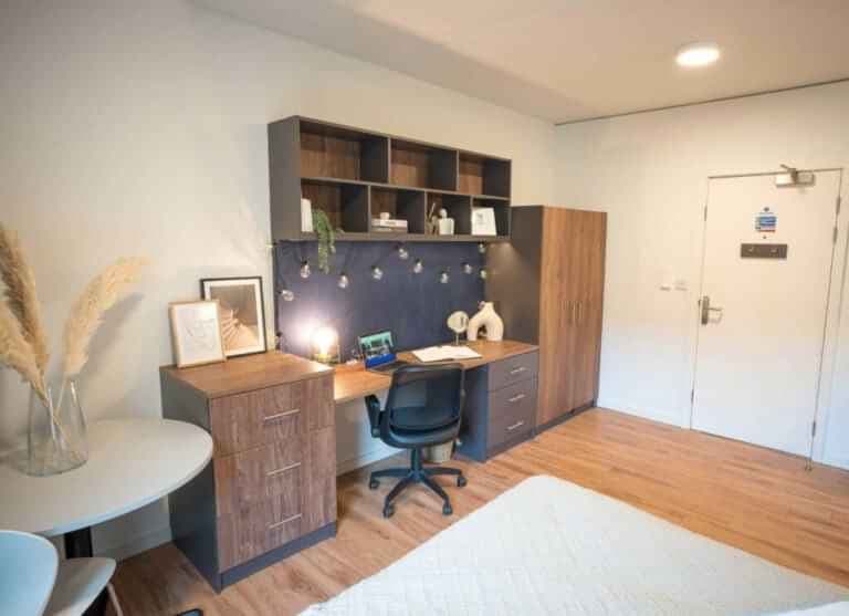 Luxury Studio - Image 2