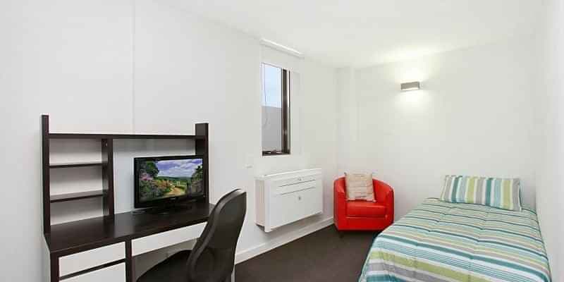 Studio with Balcony - Image 1