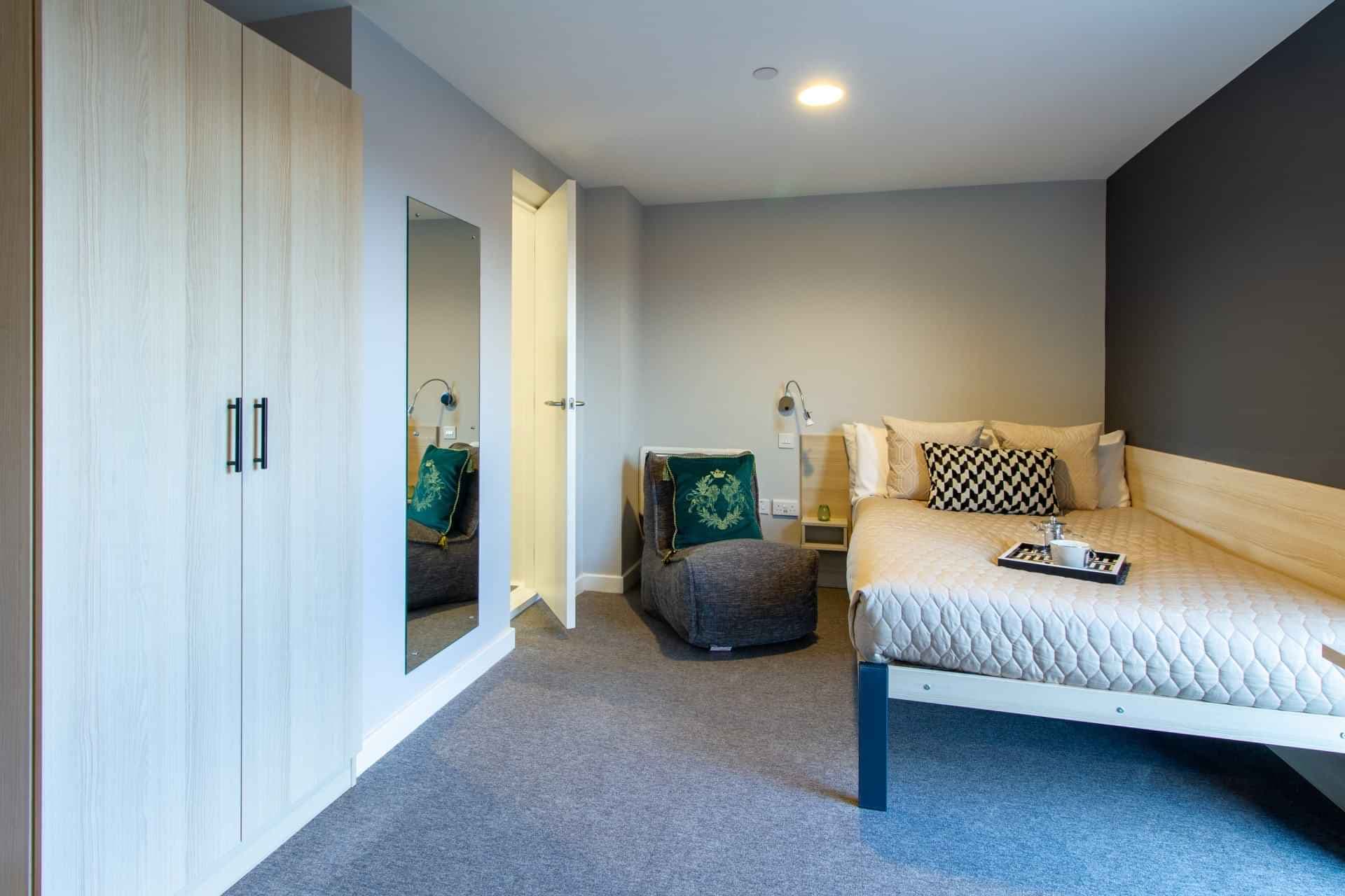 Deluxe Studio - Image 3