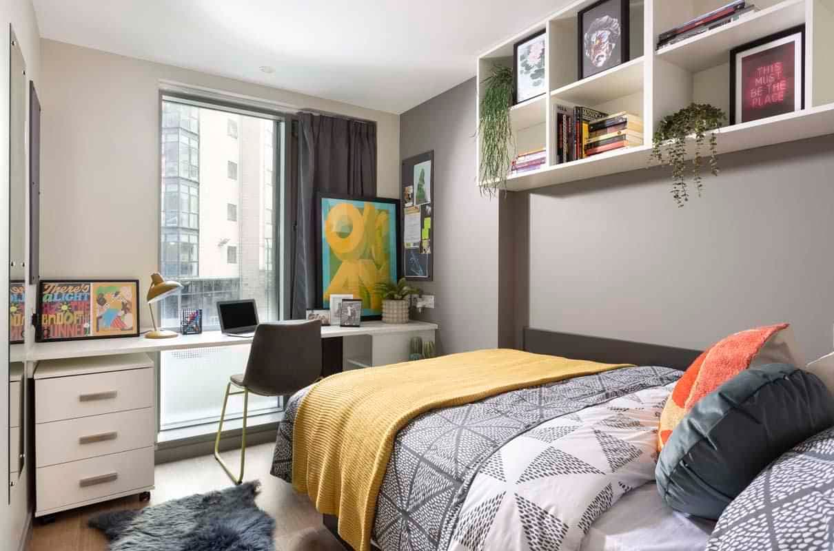 Classic Ensuite - Image 1