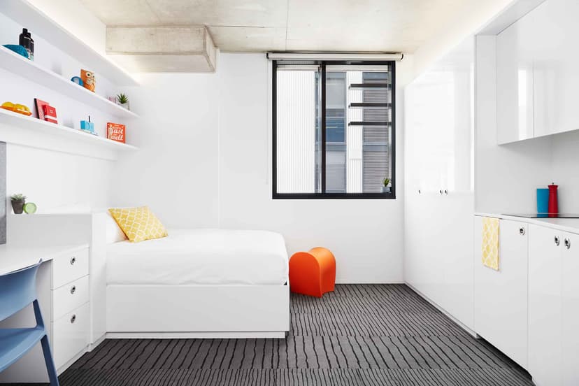 Medium Studio, Double Bed - Image 2