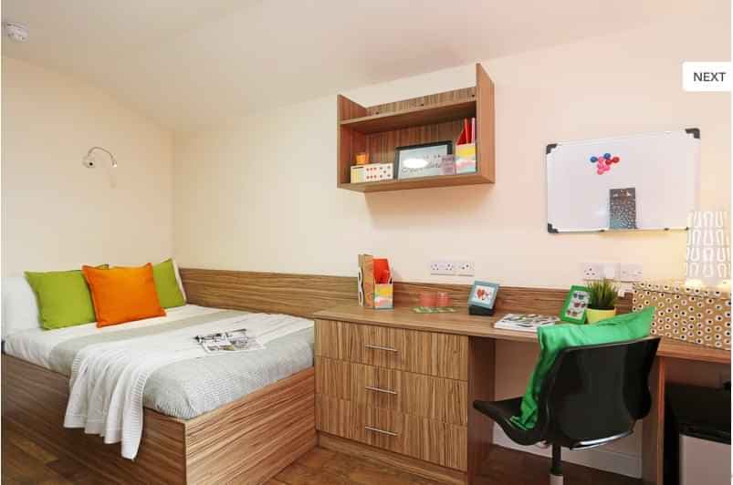 Deluxe En-Suite - Image 9