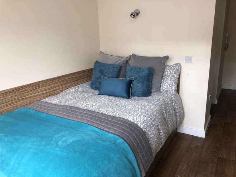 Premier En-Suite - Image 9