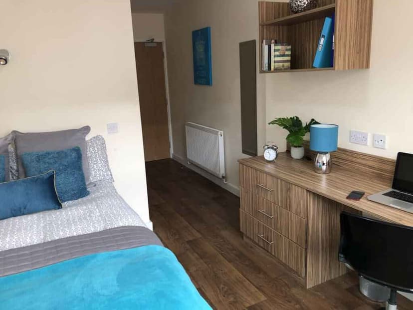 Premier En-Suite - Image 7
