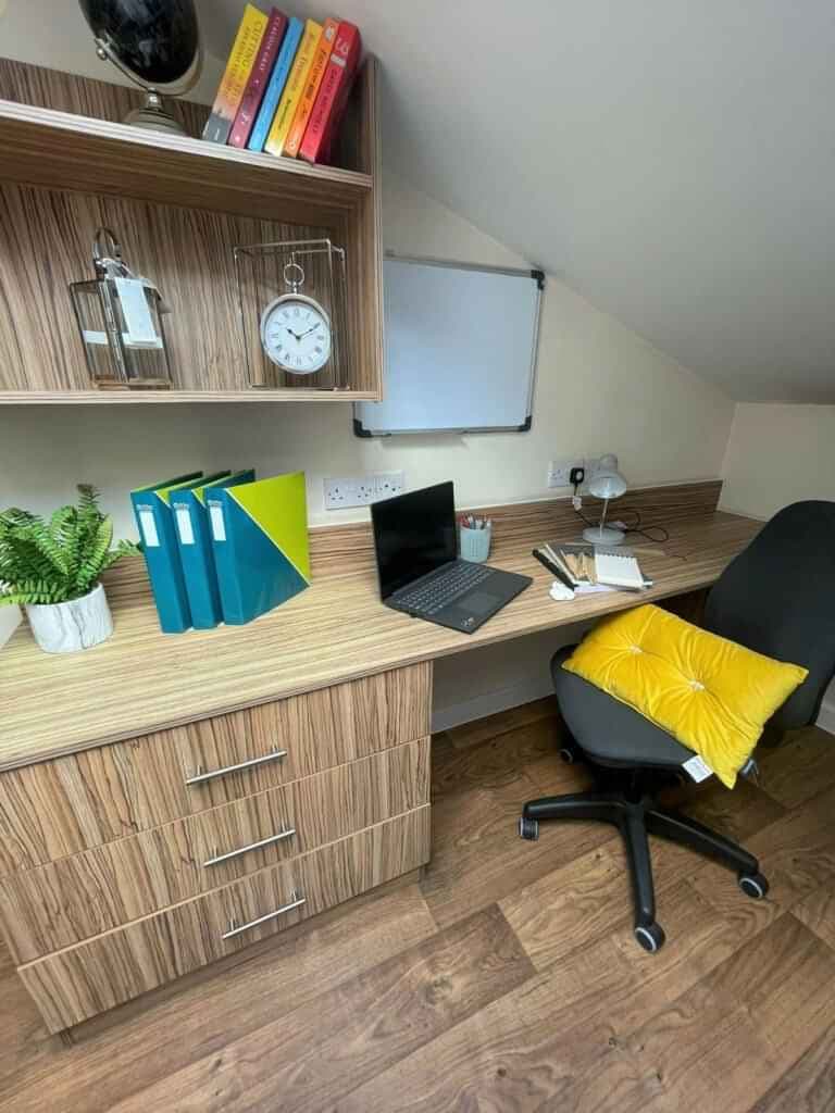 Deluxe Skylight En-Suite - Image 9