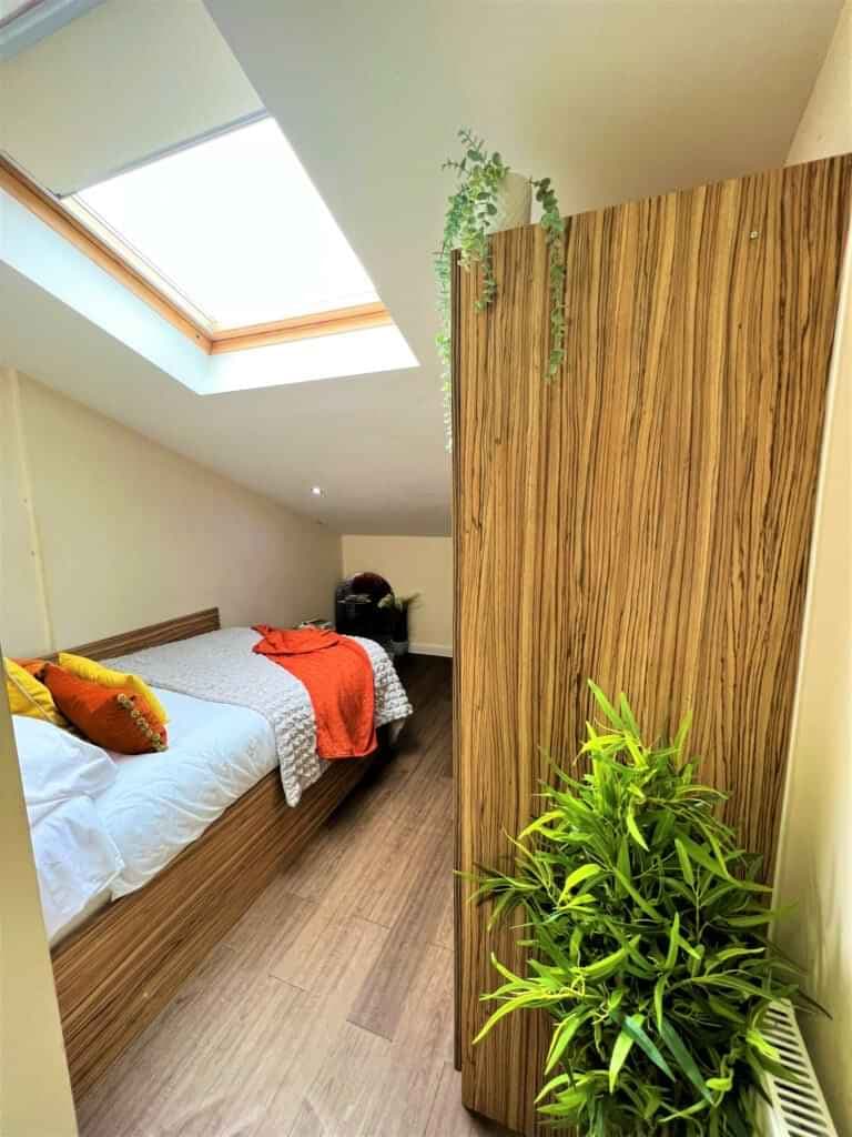 Deluxe Skylight En-Suite - Image 7