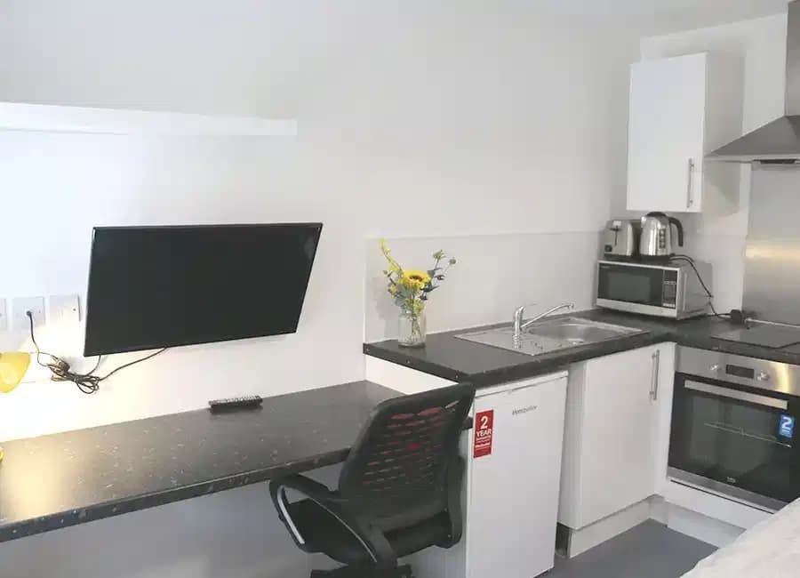 One Bedroom Flat - Image 7