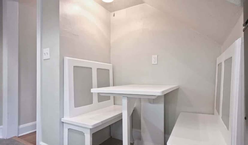 609 House - Private Room - Shared Bath (5 Bed - 3 Bath) - Image 7