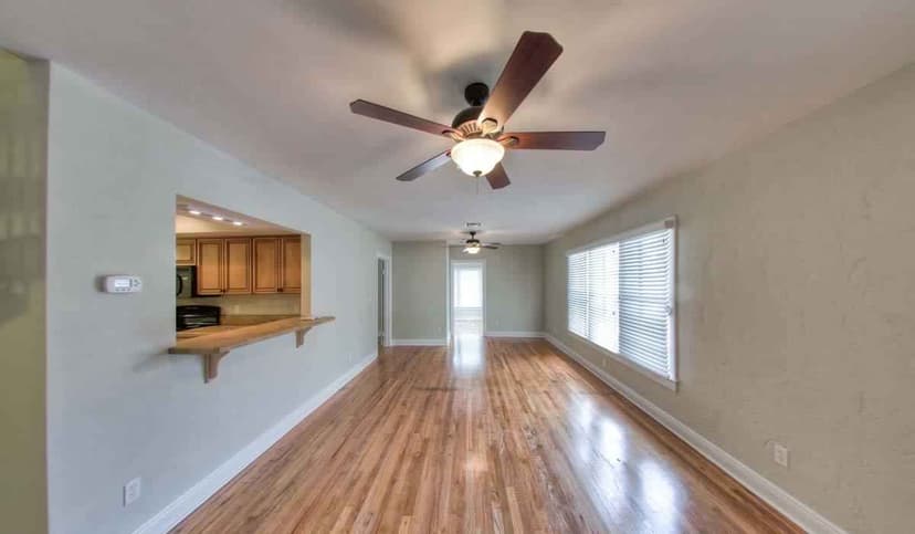 703 House - Private Room - Shared Bath (6 Bed - 3 Bath) - Image 5