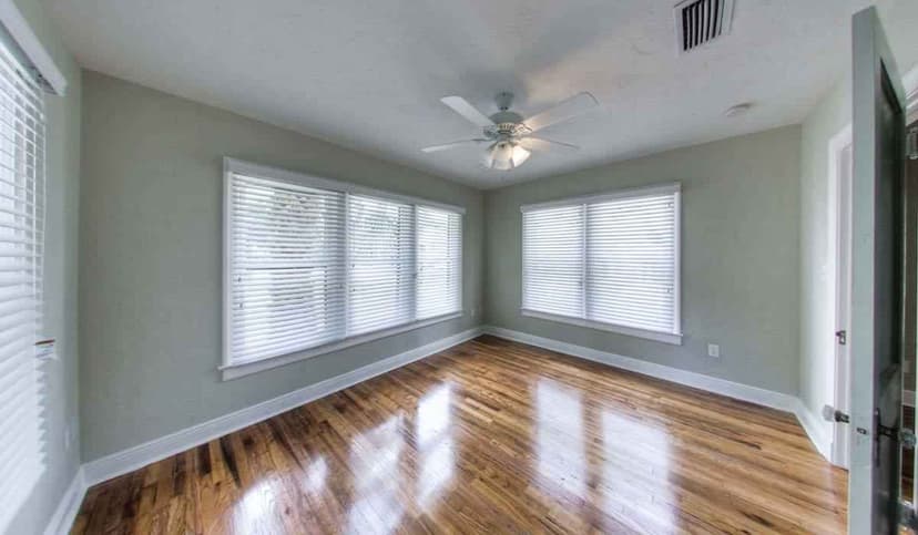 703 House - Private Room - Shared Bath (6 Bed - 3 Bath) - Image 2