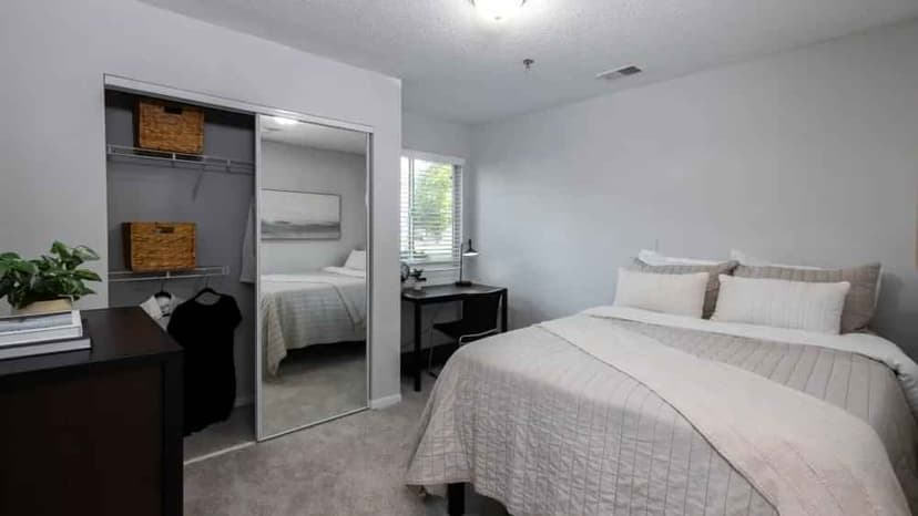 2 Bedroom 1 Bathroom - Image 1