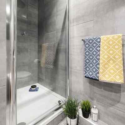 Classic En Suite - Image 3
