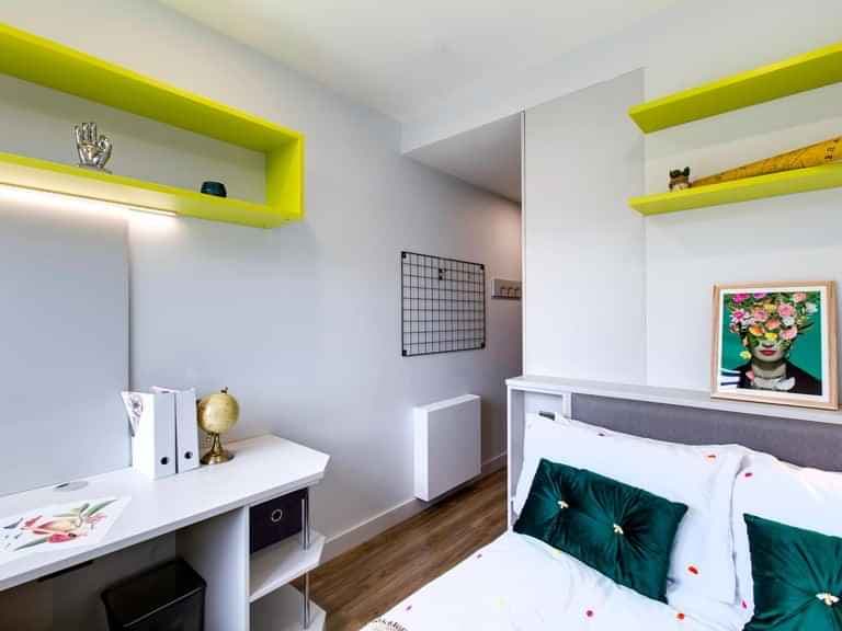Classic En Suite - Image 2