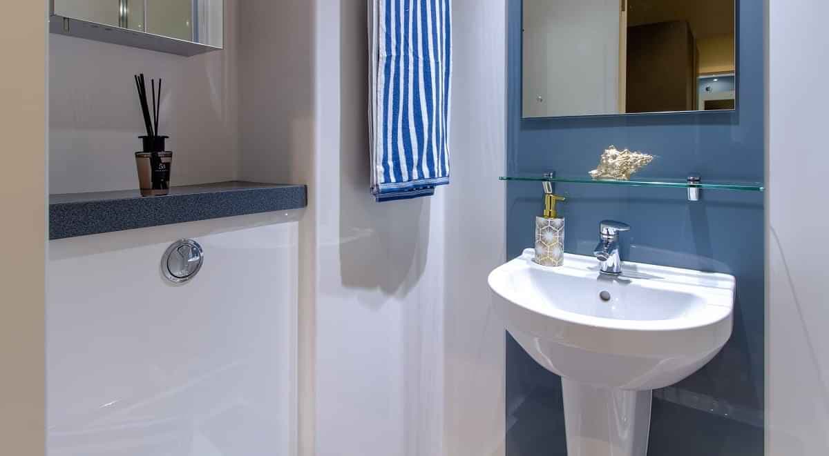 Luxury Plus Studio - Image 2