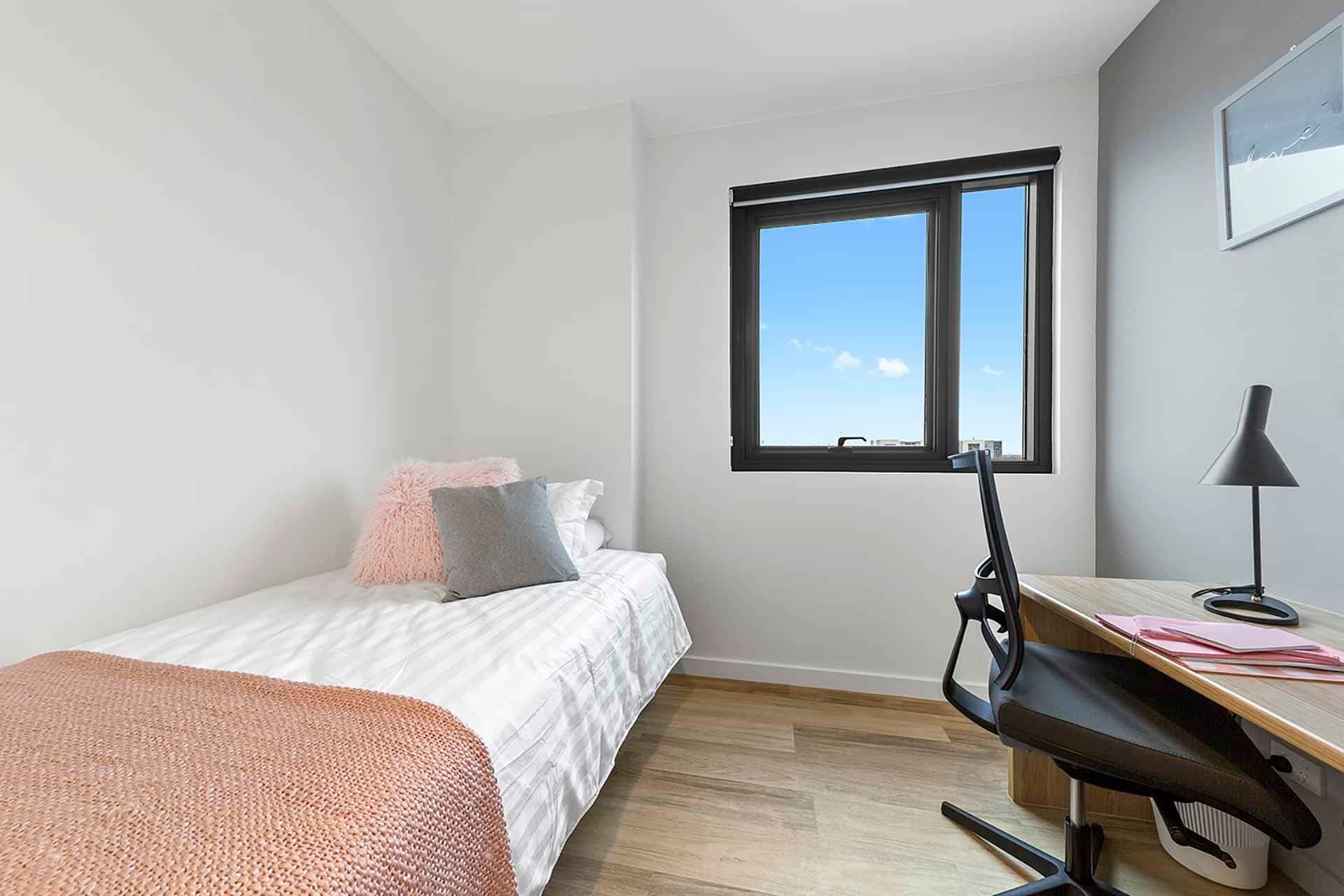 2 Bedroom Shared Bathroom, King Single Bed - Image 5