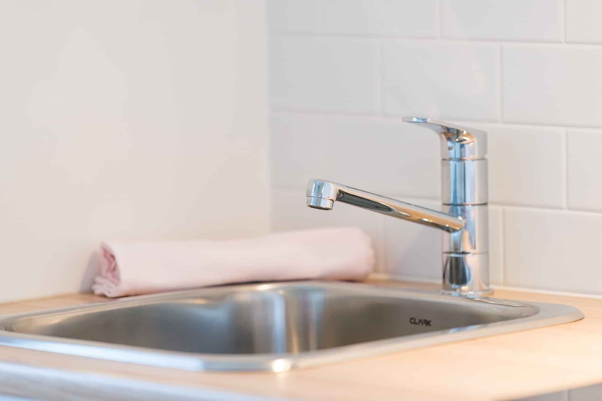 2 Bedroom Shared Bathroom, King Single Bed - Image 13