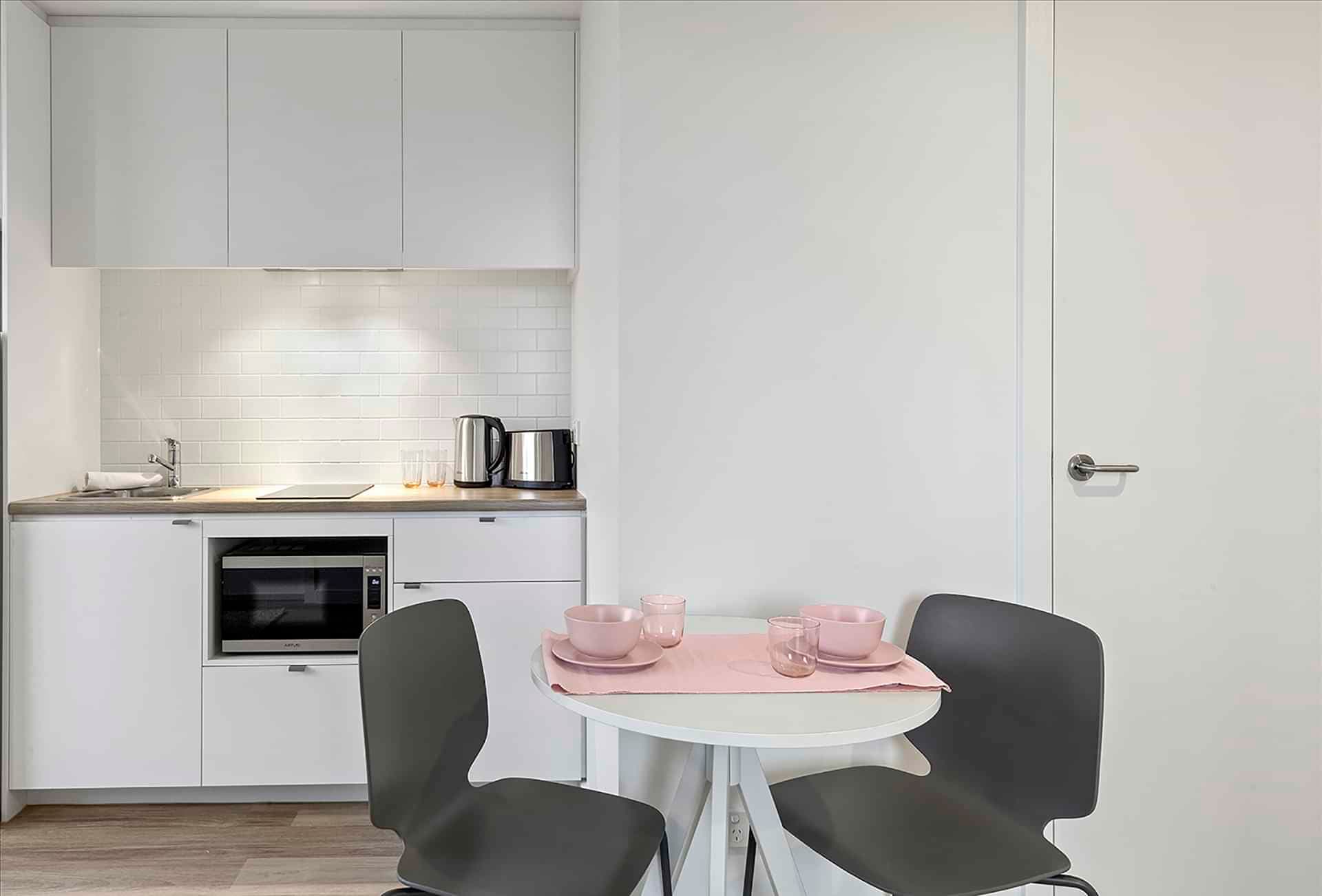 2 Bedroom Shared Bathroom, King Single Bed - Image 21