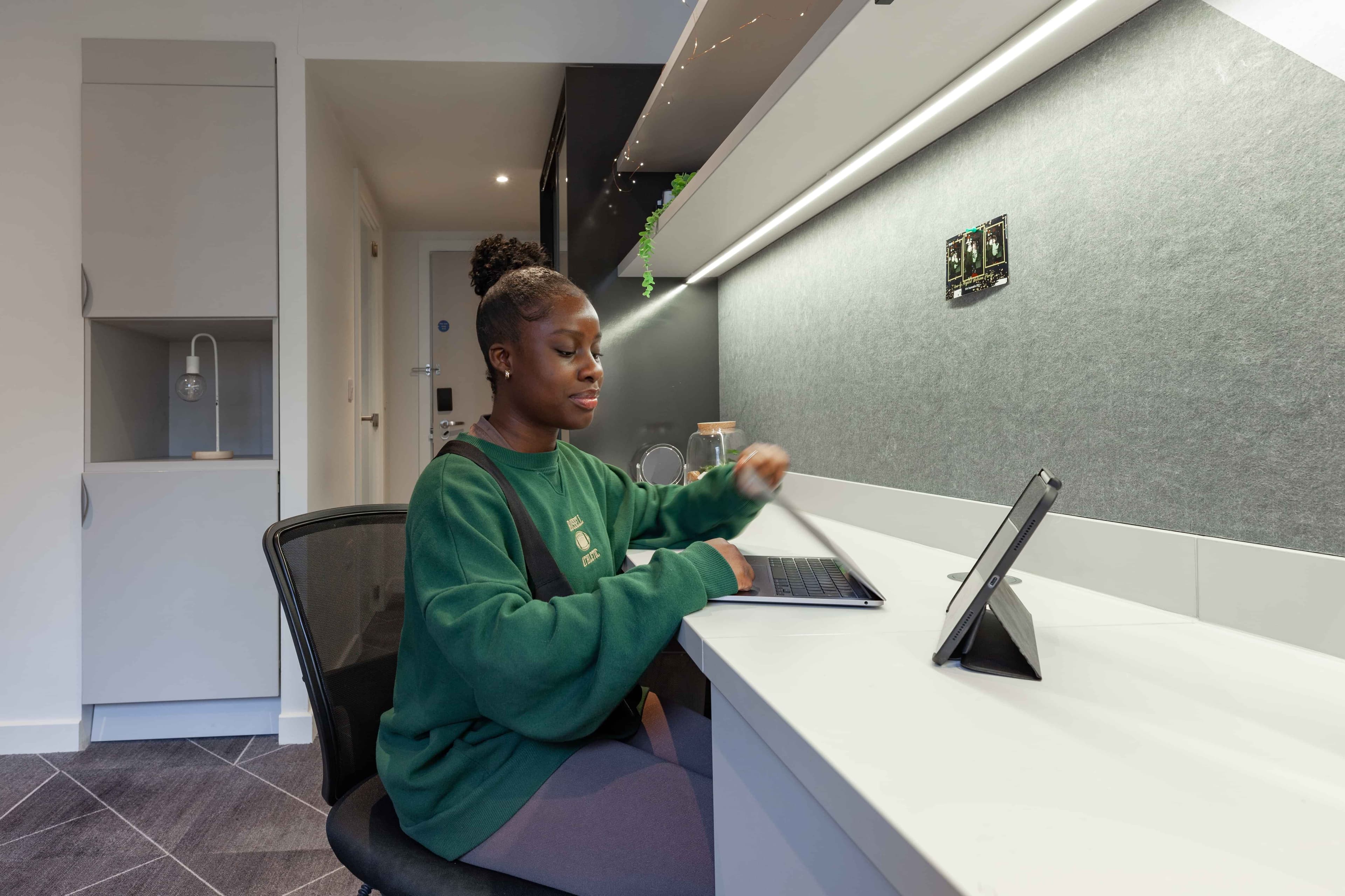 True Premium Apartment - Image 4