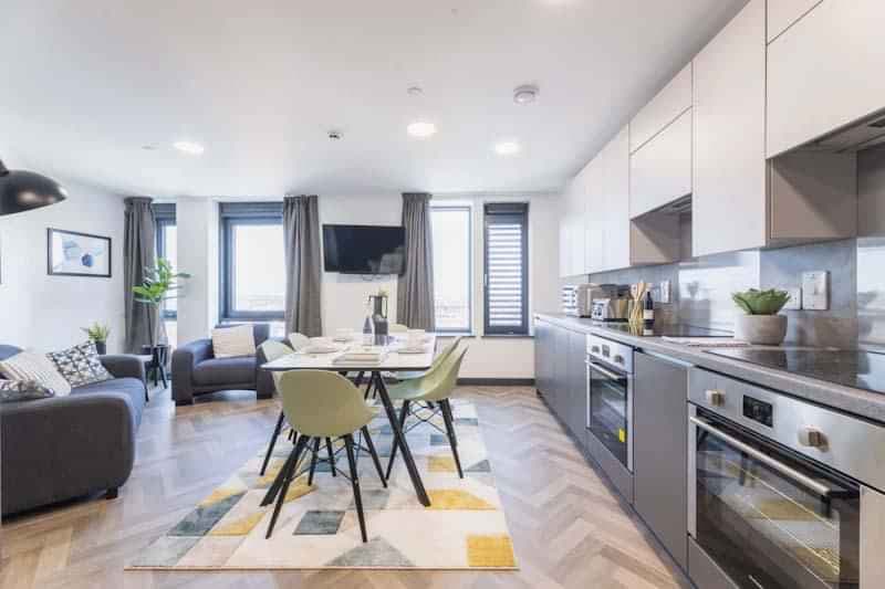 Gold Plus Ensuite - Image 4