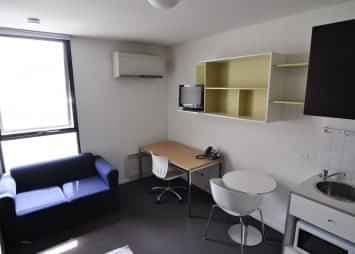 Large Studio Airconditioned in Superior Studio