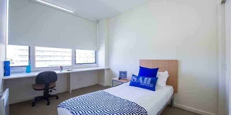 1 Bedroom Plus Study - Image 1