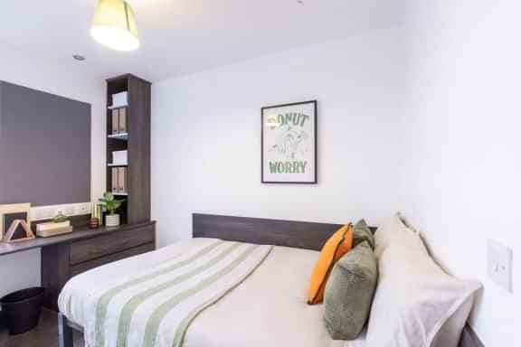 8 Bed En-suite - Image 16