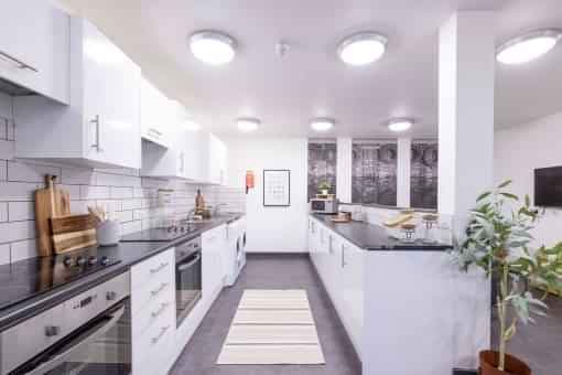 8 Bed En-suite - Image 10