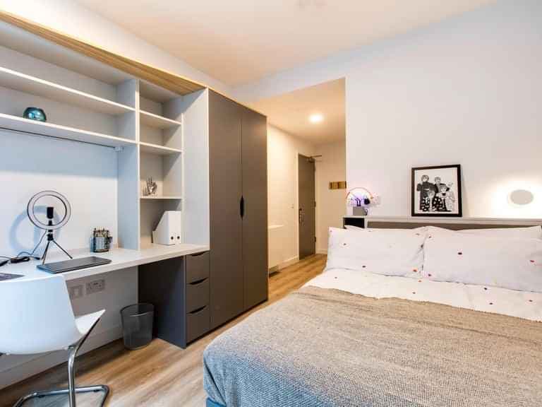 Classic Plus Ensuite - Image 1