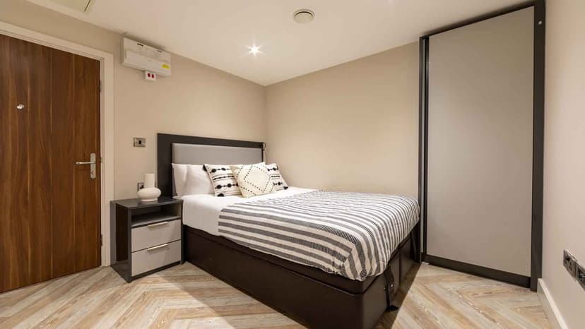 Platinum Studio - Image 1