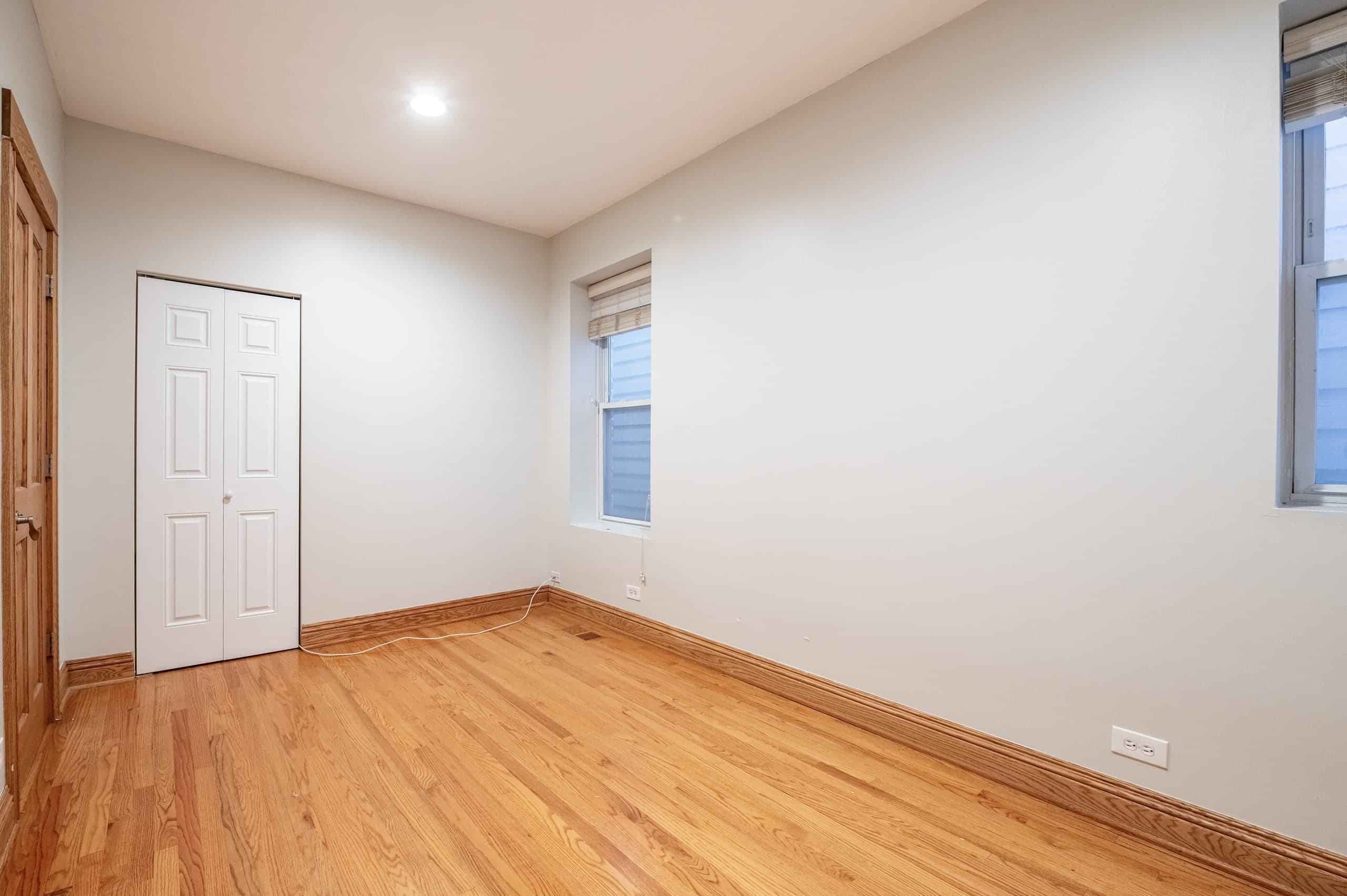 #1568B : Logan Square - Image 14