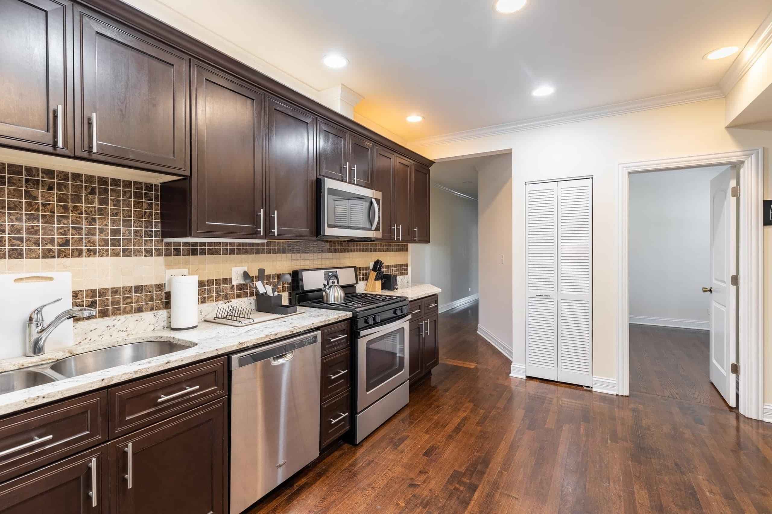 #1598D : Irving Park - Image 13