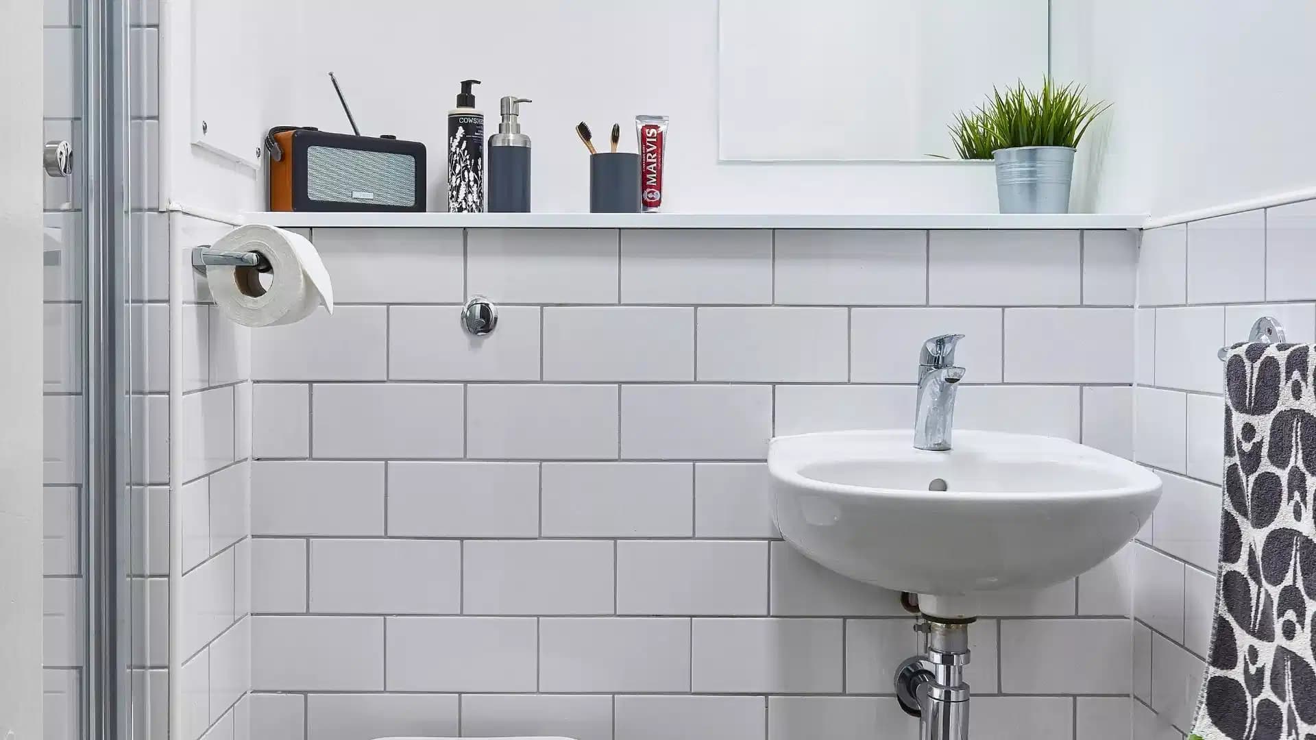 Two Bed Apartment - Image 3