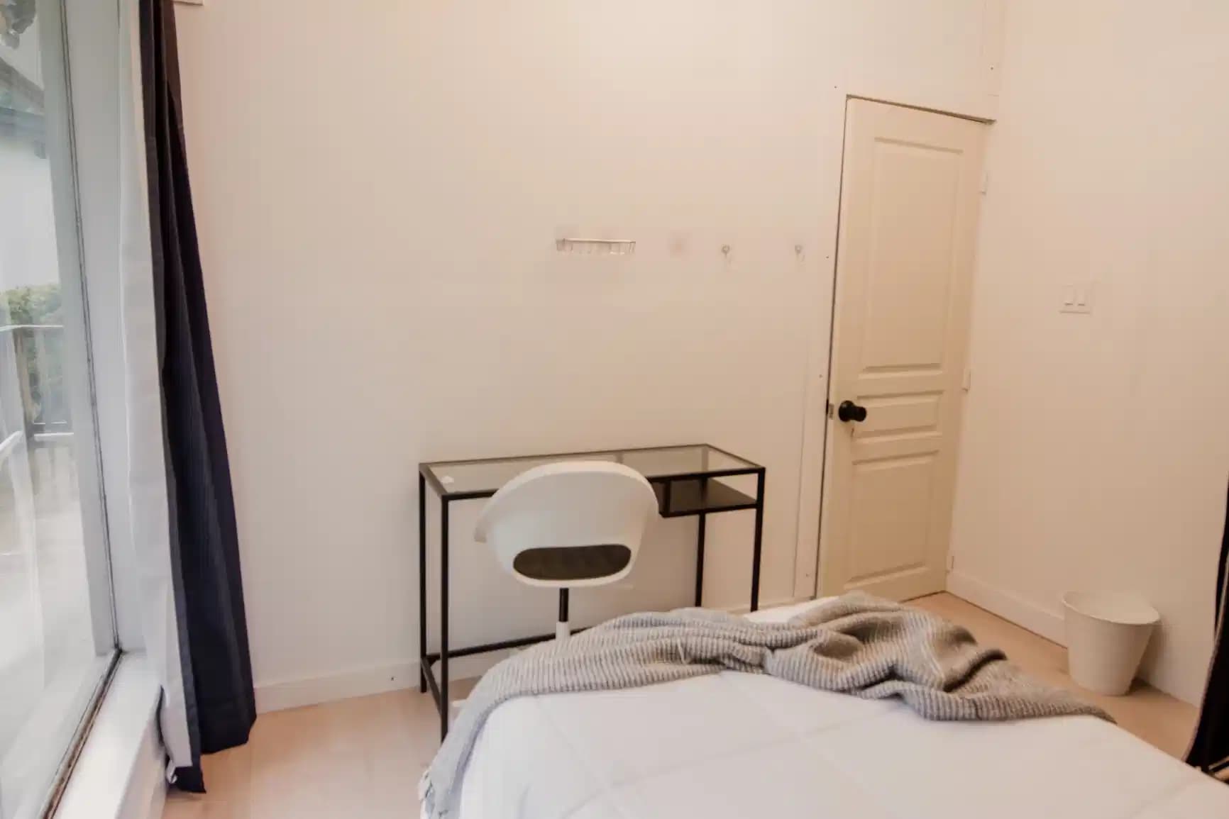 Topaz Room( 4 Bed 1 Bath ) - Image 4