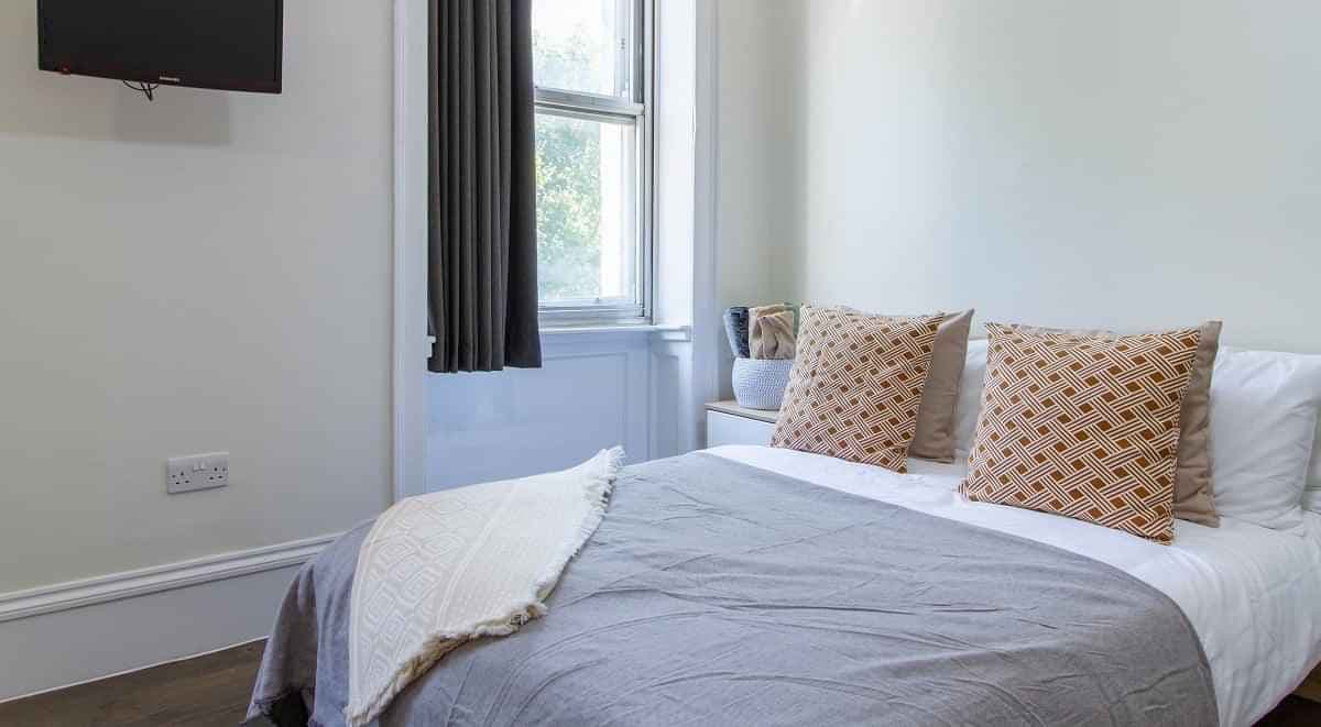 Platinum Twin Studio - Image 8