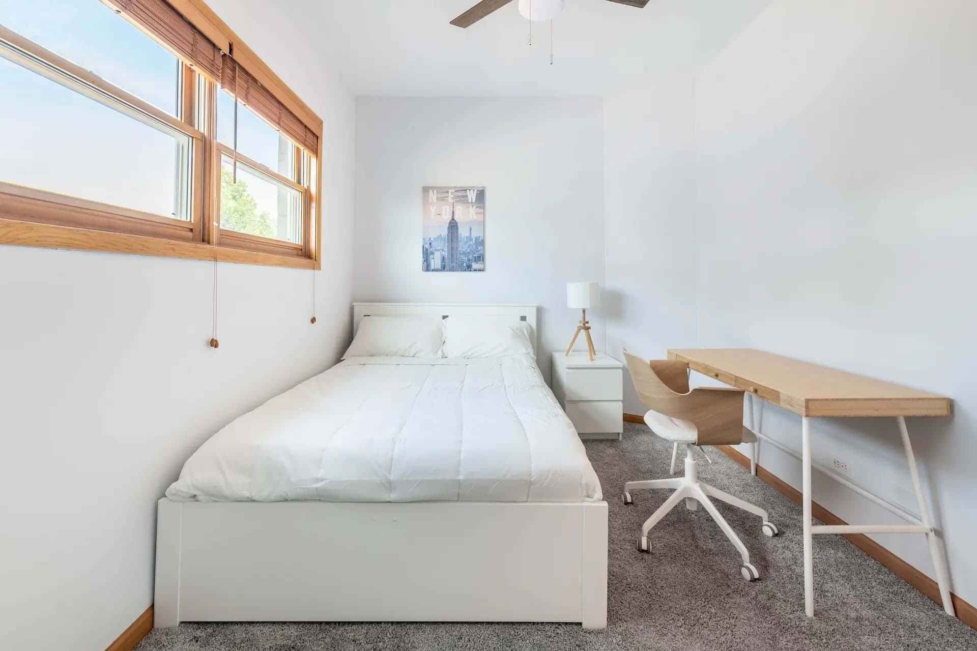 #1483A : West Town - Image 2