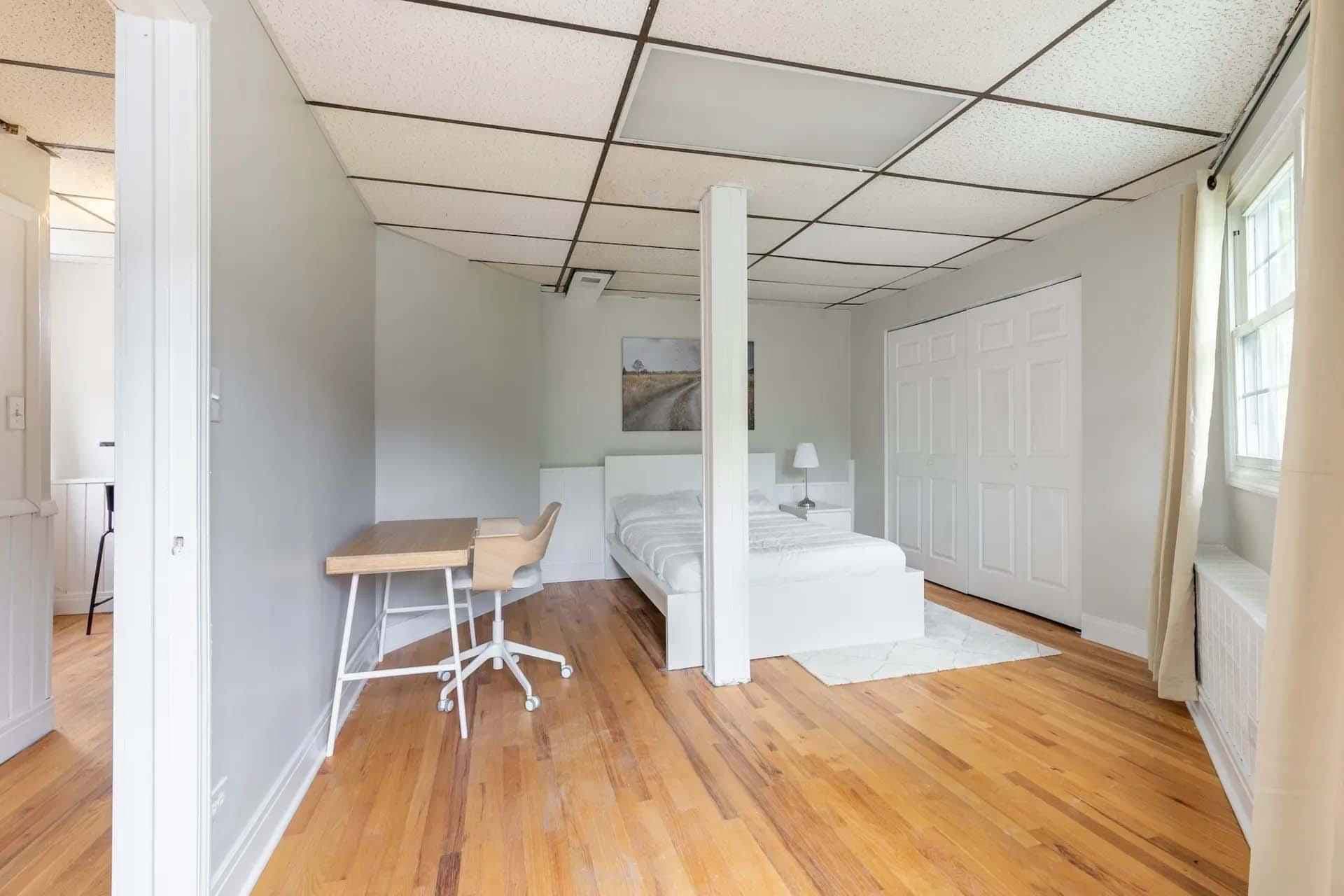 #1242D : Noble Square - Image 3