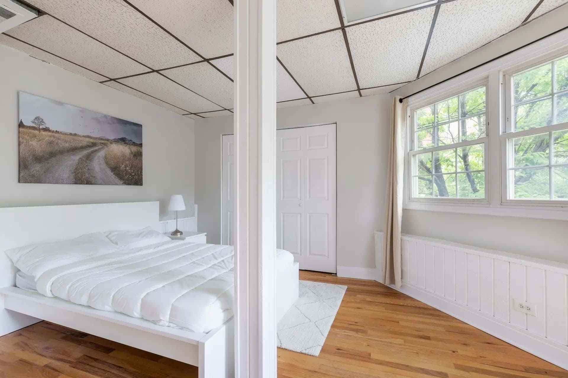 #1242D : Noble Square - Image 1