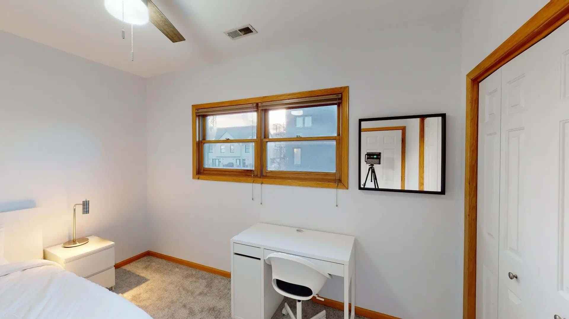 #1483B : West Town - Image 6