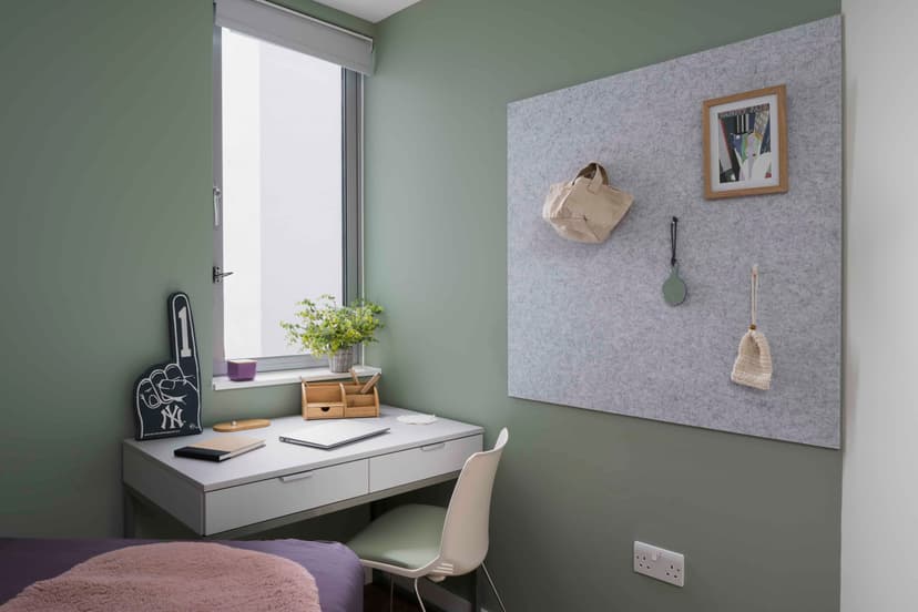 Classic En Suite - Image 2