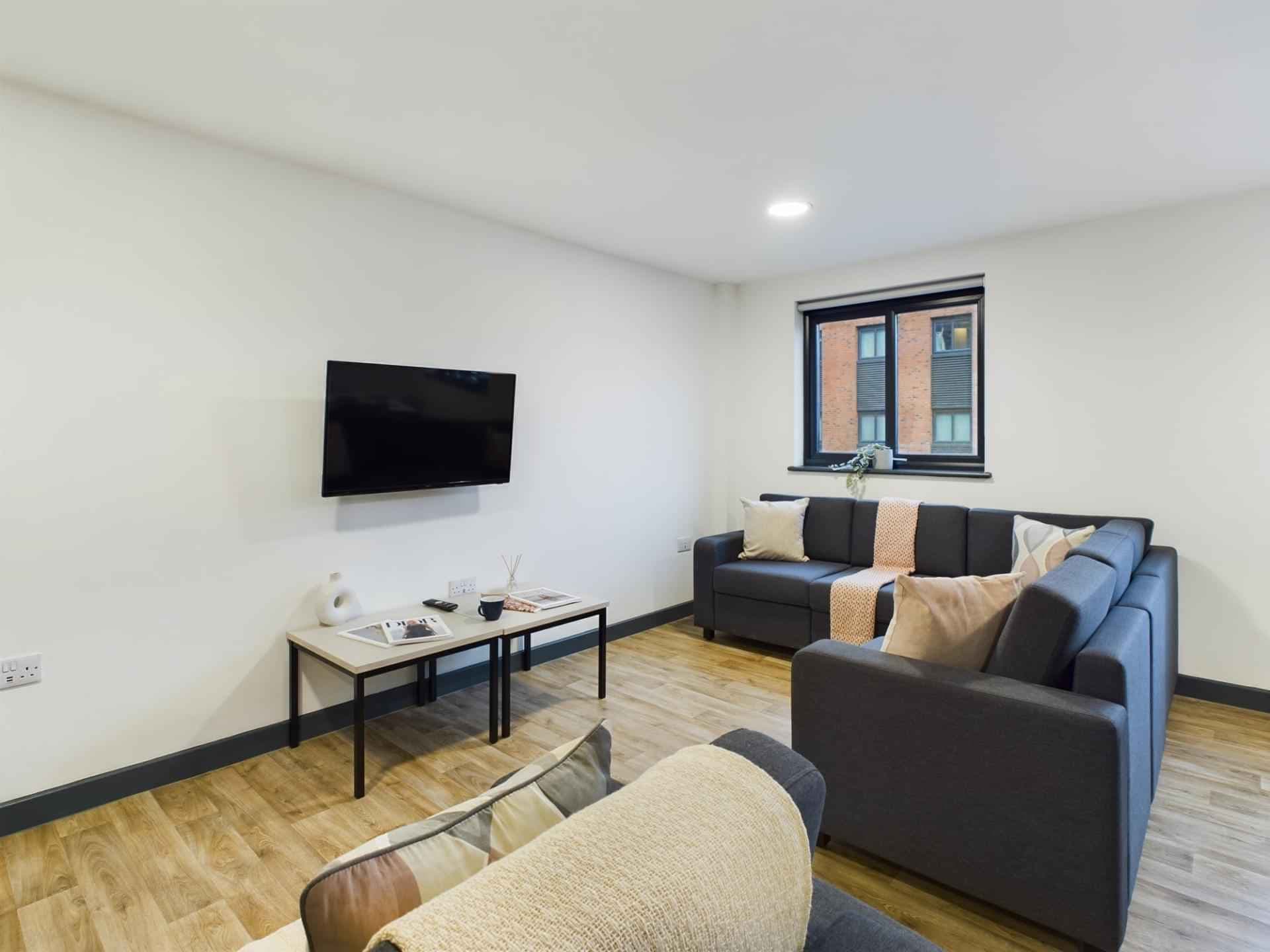 Gold Ensuite - Image 6